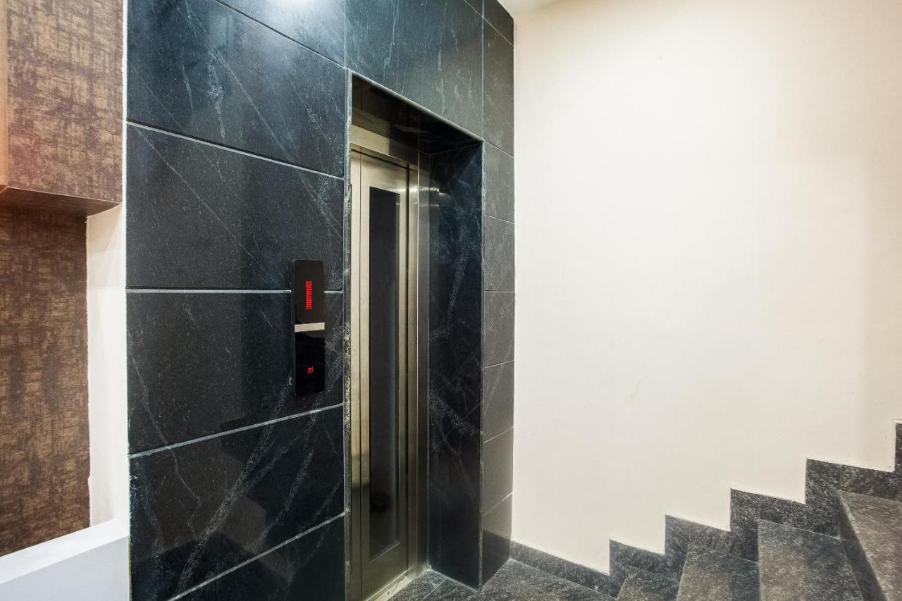 Hotel Park Tower Ченнаї Екстер'єр фото
